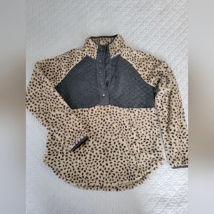 Maurice's quarter button up, size medium, speckled/cheetah print.